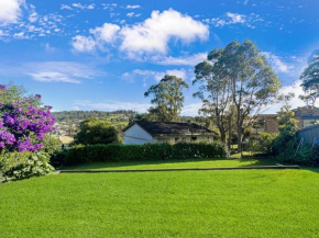 Fab 3-Bed Stay with Great Outdoors & Water Views